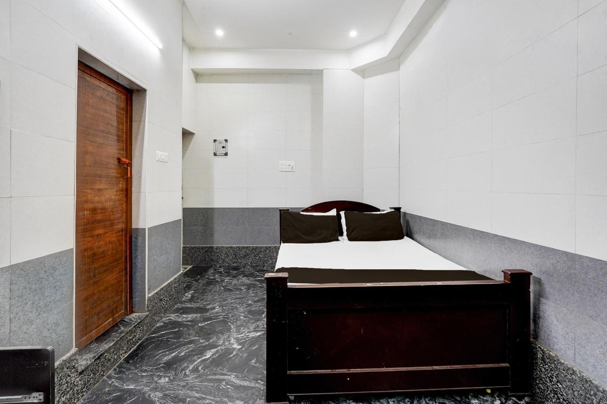 Hotel O Smr Palace Chennai